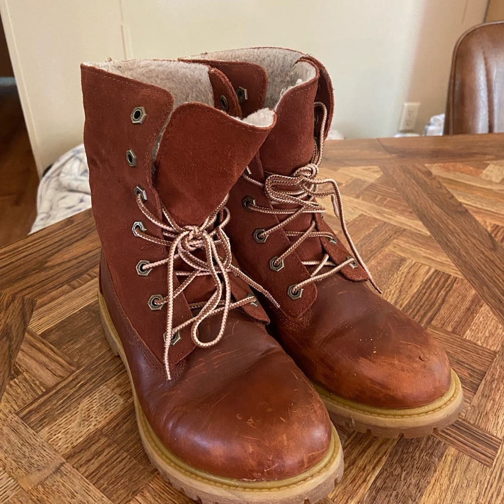 Women’s Timberland lace up boots